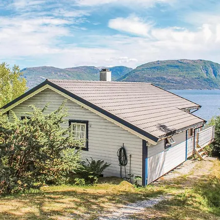 Cozy In Lavik With House A Mountain View Lavik (Sogn og Fjordane)