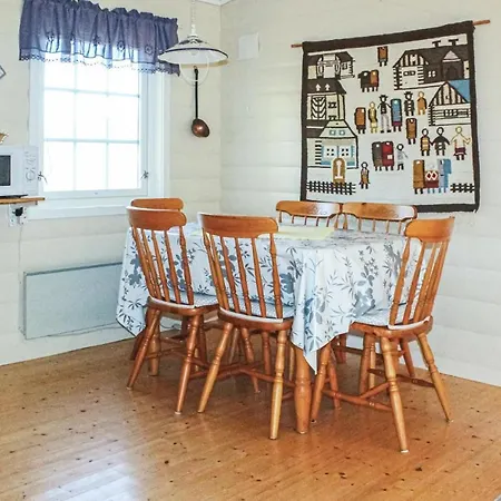 3 Bedroom Cozy In Lavik (Sogn og Fjordane)