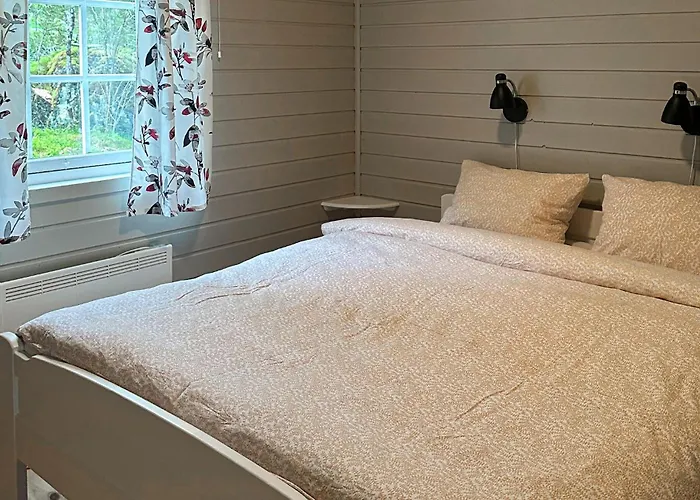 3 Bedroom Cozy In * Lavik (Sogn og Fjordane)